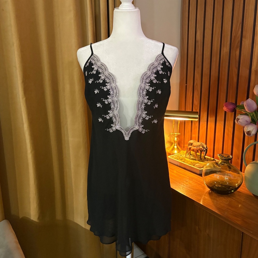 Cerie Black Chiffon Lace Trim Deep V Neck Chemise Nightgown Womens Medium 0447‎